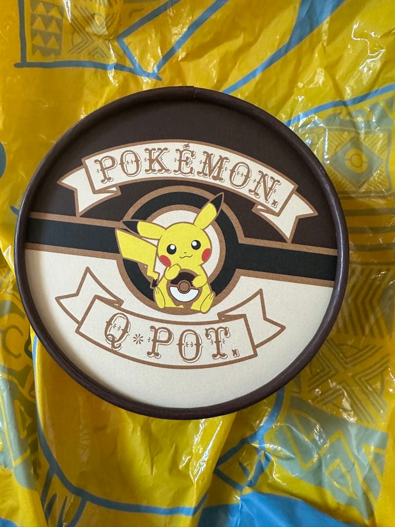 qpot キーホルダー　ポケモン　　イーブイ