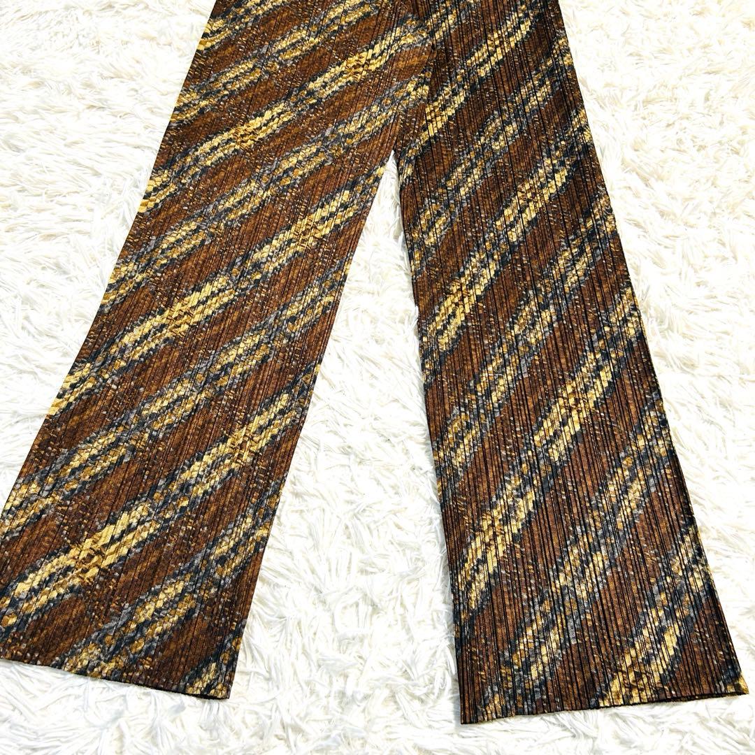 PLEATS PLEASE プリーツプリーズ イッセイミヤケ パンツ 総柄 2