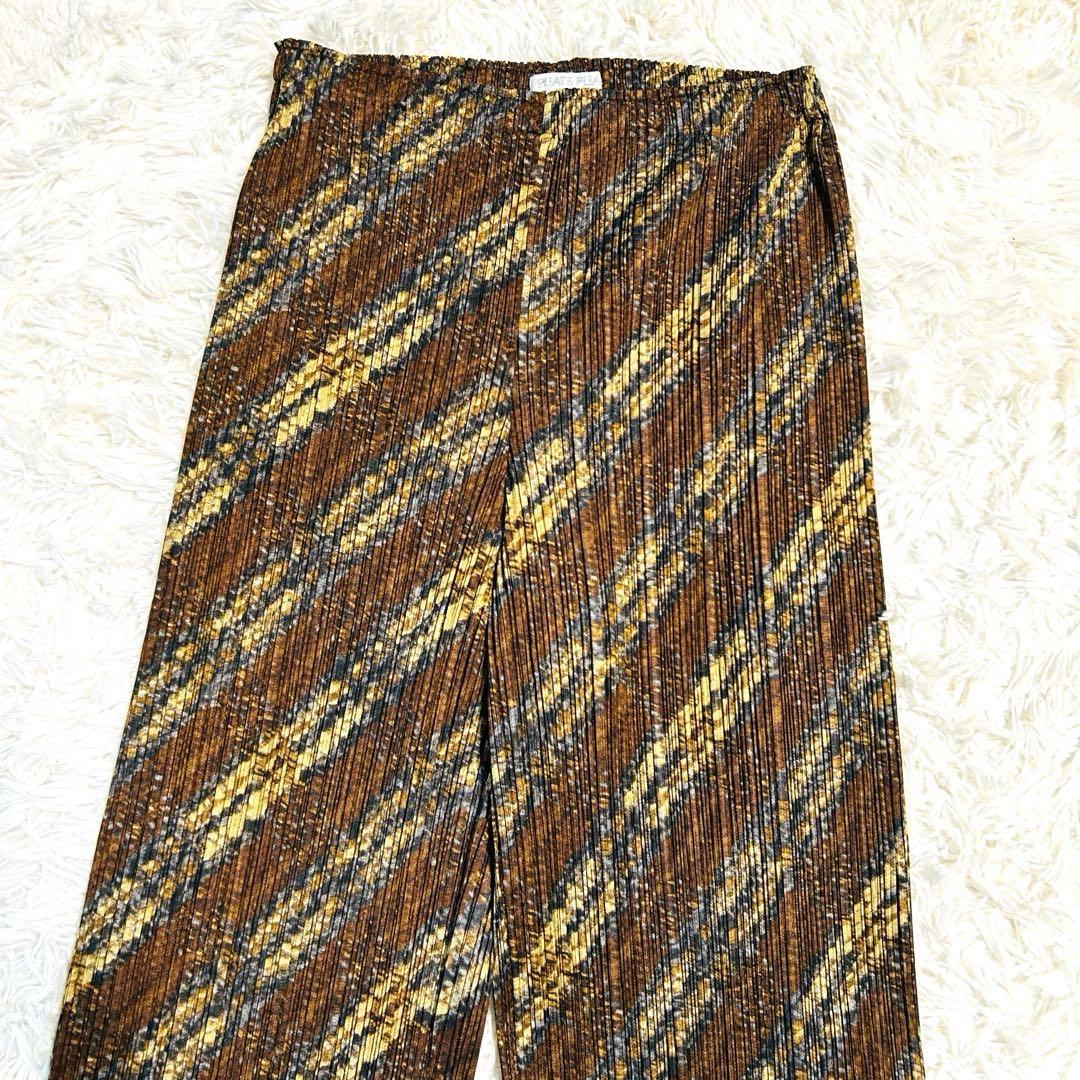 PLEATS PLEASE プリーツプリーズ イッセイミヤケ パンツ 総柄 2