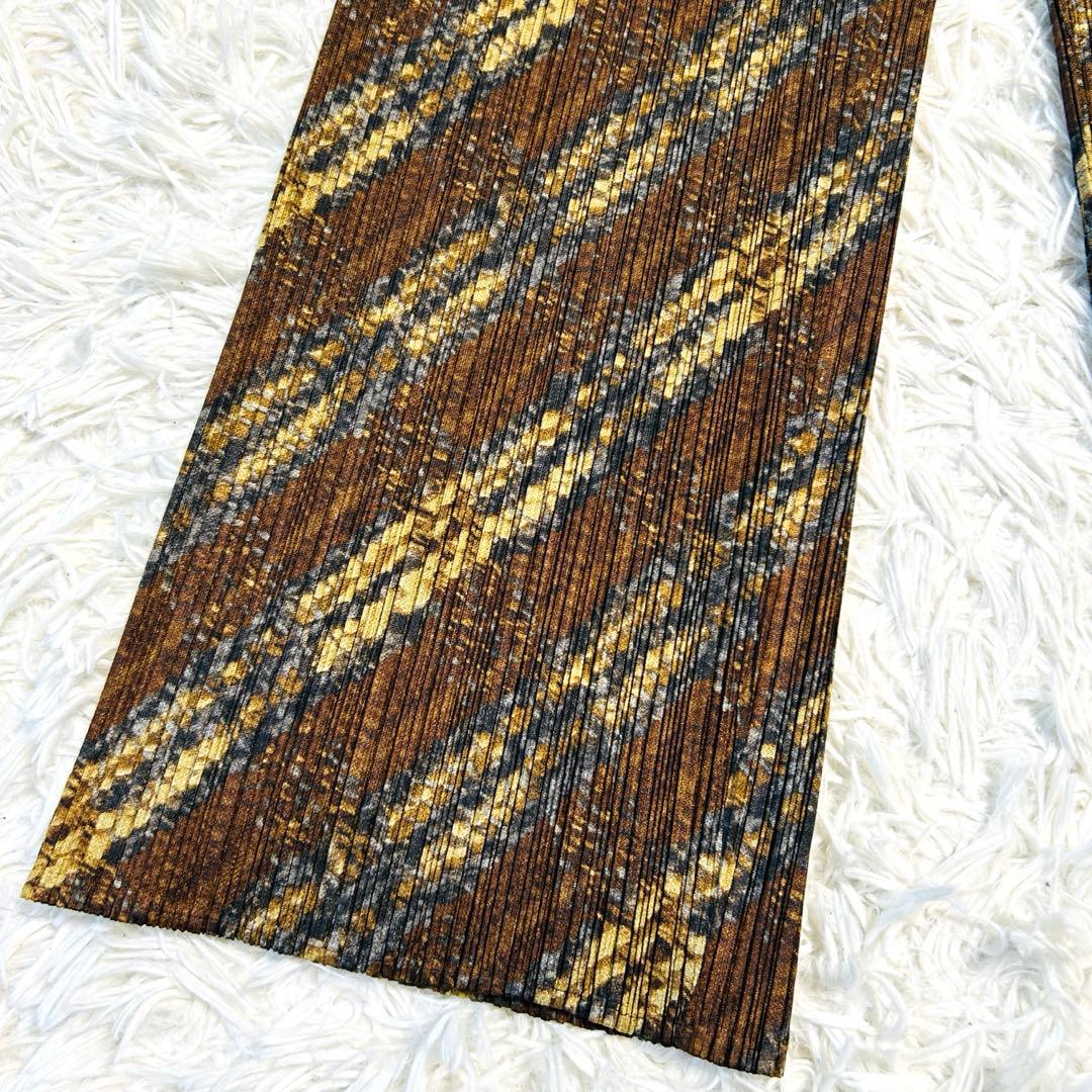 PLEATS PLEASE プリーツプリーズ イッセイミヤケ パンツ 総柄 2