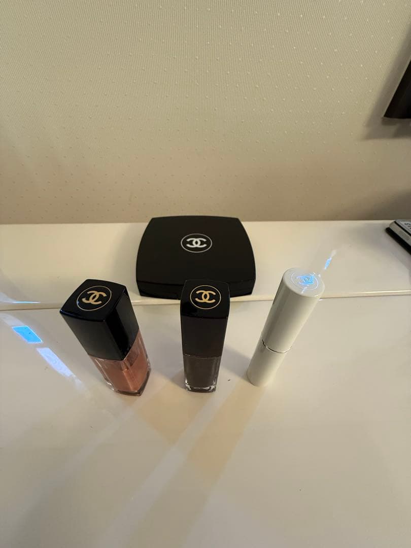 CHANEL アイシャドウパレット、コンシーラー等