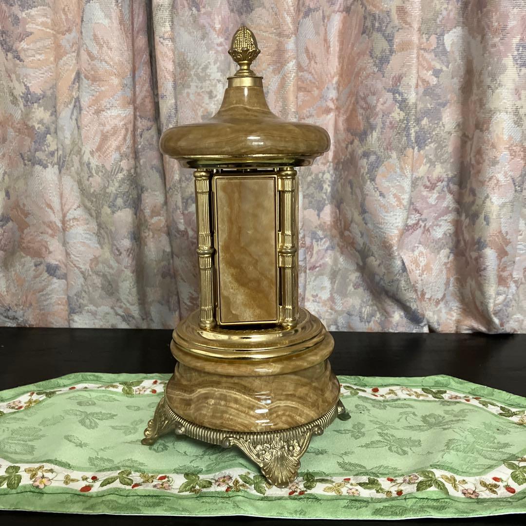 イタリア製オルゴール付き大理石シガレットケース葉巻入れ（曲は「白鳥の湖」）