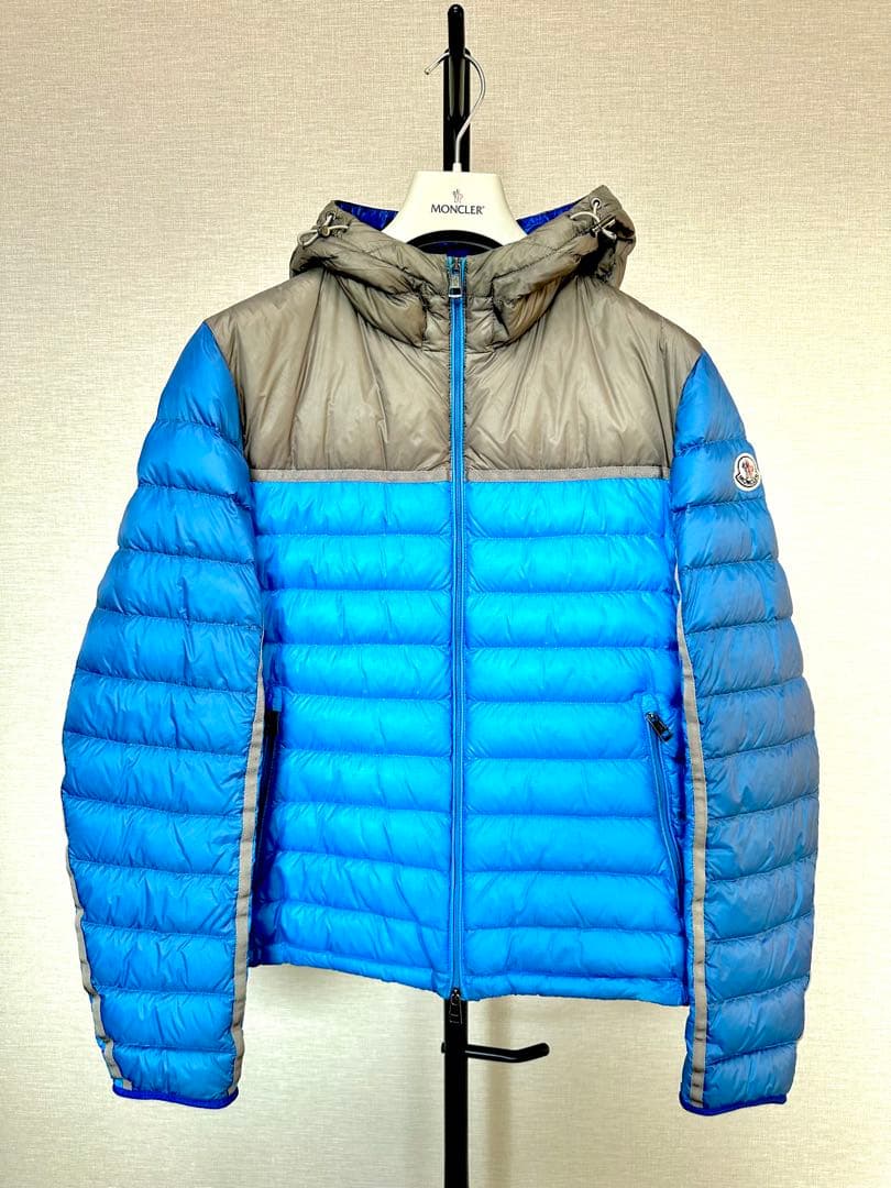 MONCLER ダウンジャケット 青/グレー フード付き