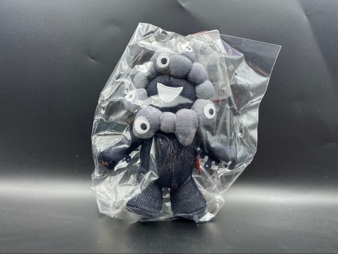 万博限定　Edwin 人形　小さい方