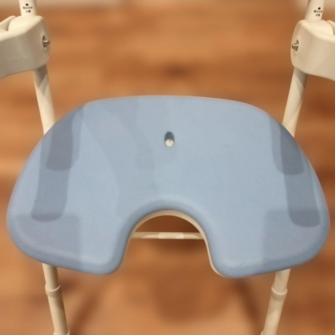 アロン化成 楽らく開閉シャワー ベンチU ブルー　安寿