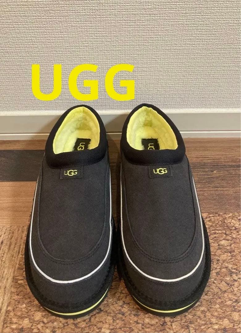 新品　UGG スリッパ　ルームシューズ　黒×イエロー　反射パイピング　26㎝