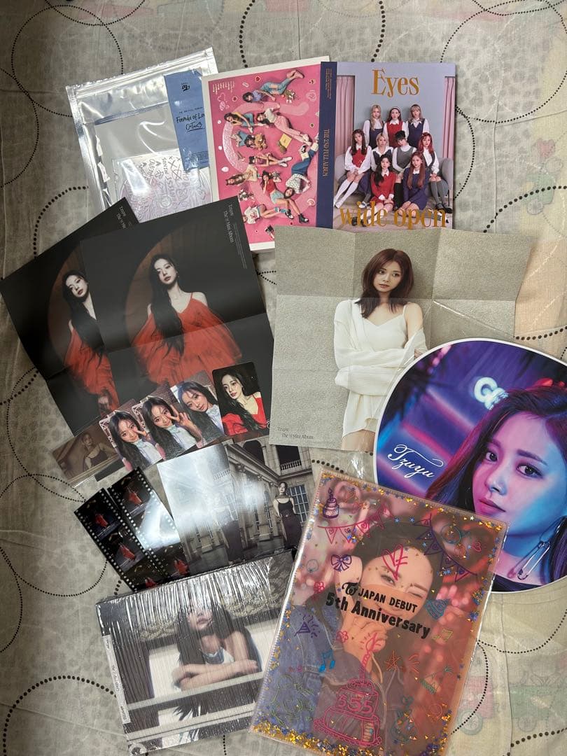 ツウィ うちわ ポスター アルバム aboutzu ラントレ まとめ売り