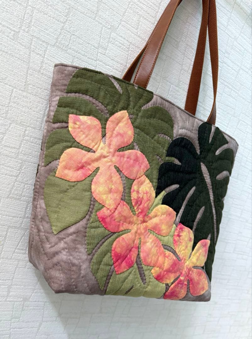 ハワイアンキルトトートバッグ　　　モンステラ&プルメリア