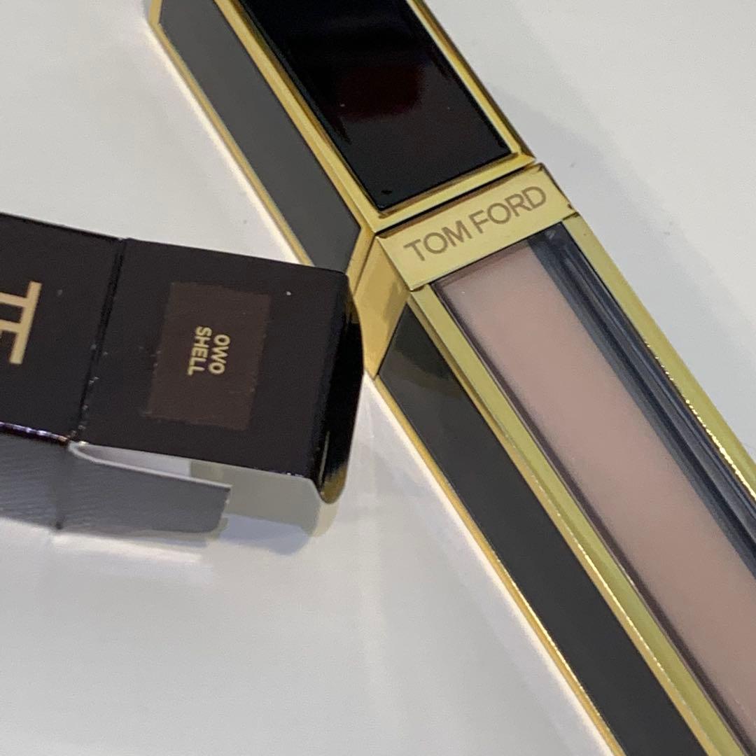 トムフォード　ジェイドアンドイルミネイト コンシーラー