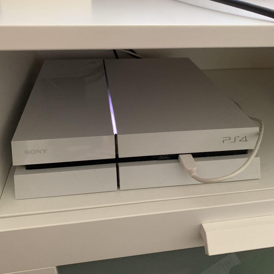 白いプレステ4とHDD4TB