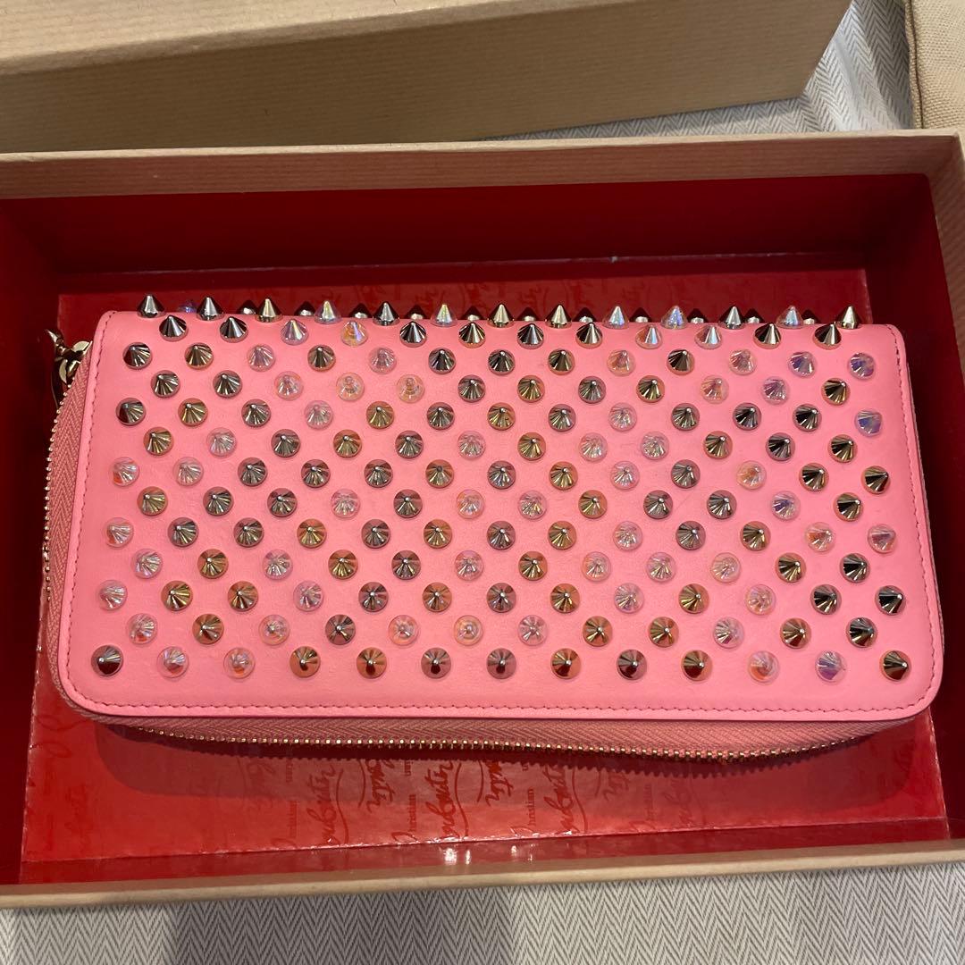 クリスチャンルブタン Christian Louboutin Paris 財布