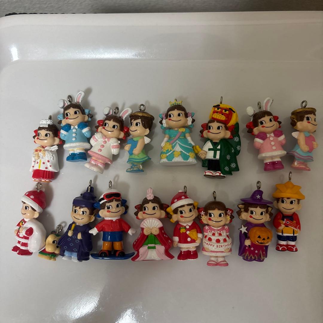 ハッピー記念日ミニミニペコちゃん １６個セット