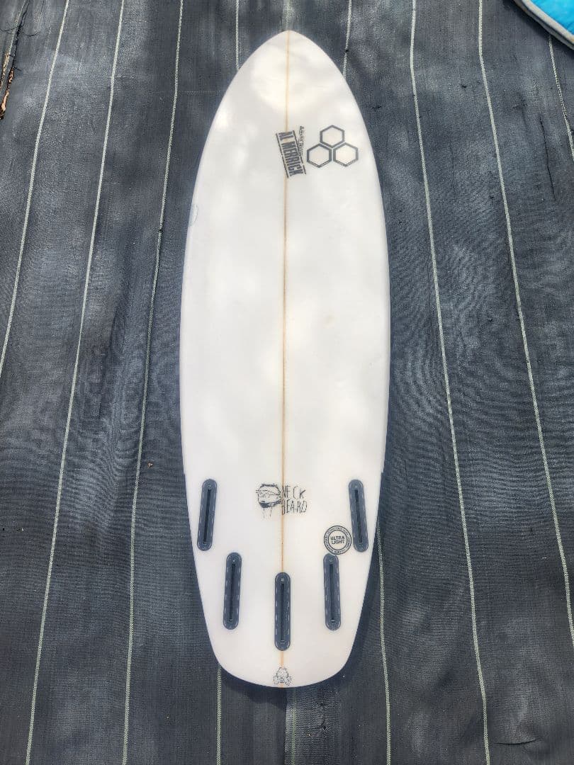 アルメリック　ネックベアード