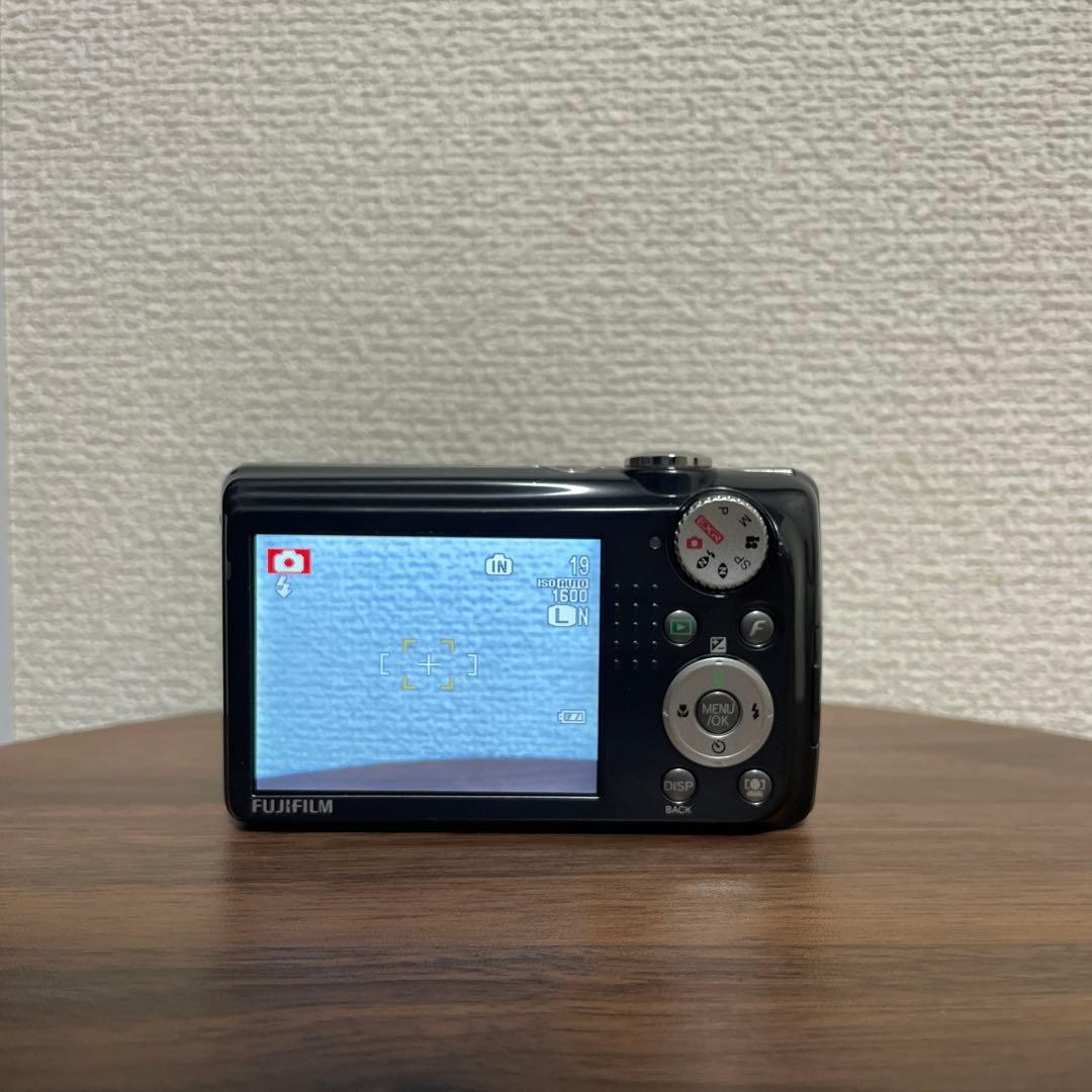 【オールドコンデジ】 FUJIFILM FinePix F70EXR