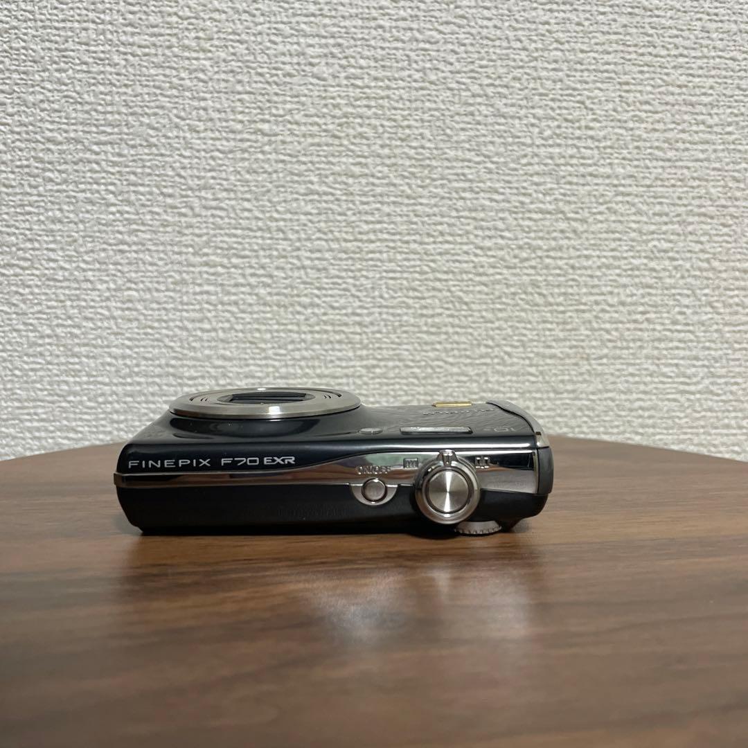 【オールドコンデジ】 FUJIFILM FinePix F70EXR