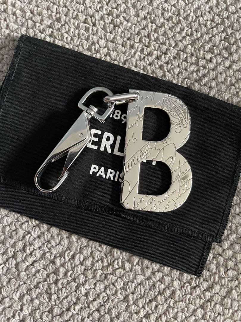 Berlutiベルルッティカリグラフィキーホルダー バッグチャーム