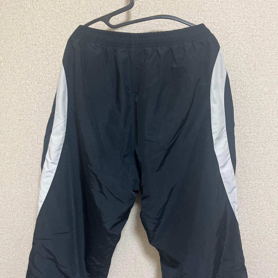 石見智翠館高校ラグビー部のシャカシャカズボンです。