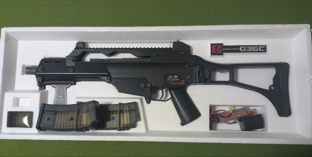 18歳以上用　東京マルイ　G36C 電動ガン マガジン2本・バッテリー付き