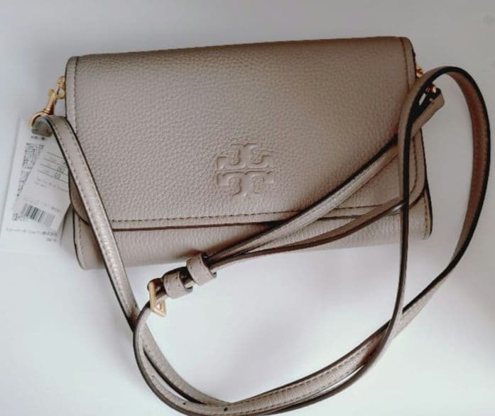 ★専用★タグ付き☆TORY BURCH レザー フラップ ウォレット ポーチ付