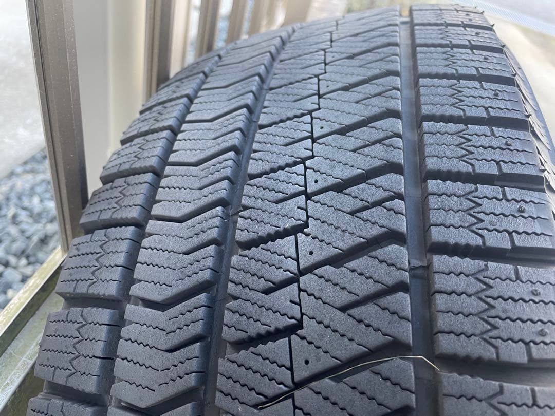 ブリザック VRX2 17インチ スタッドレスタイヤ②