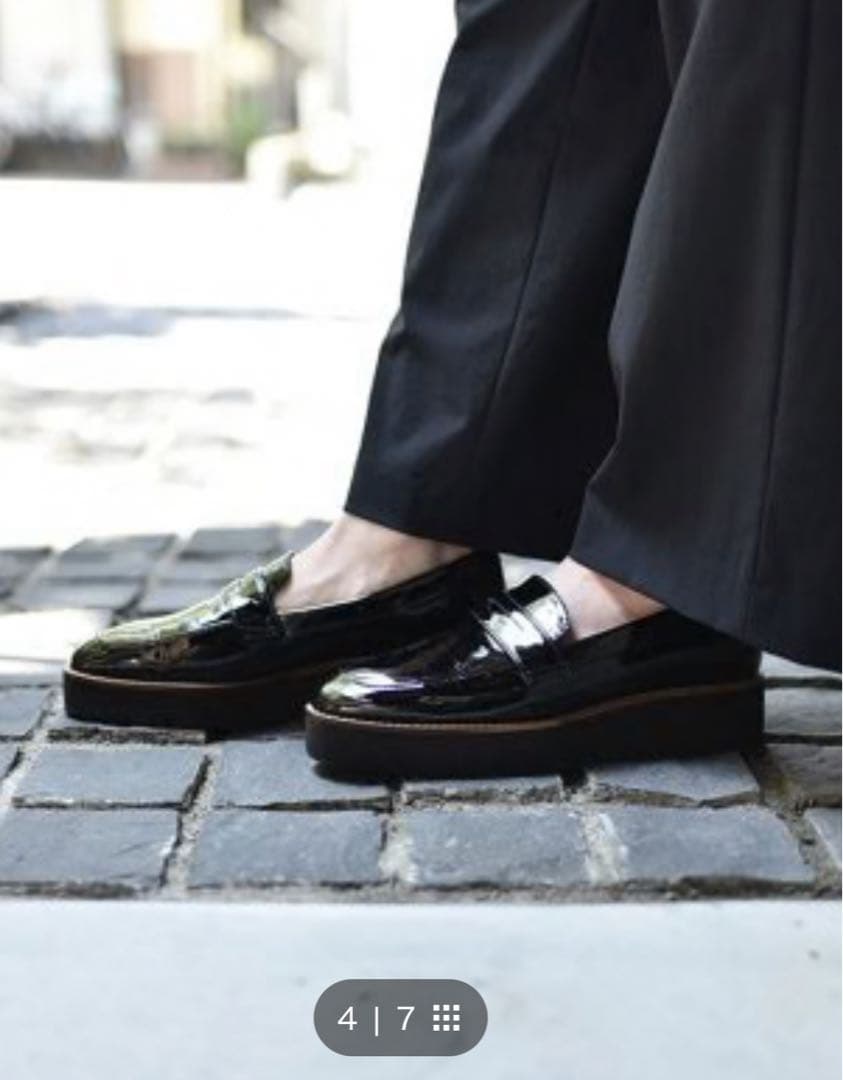 アワーホーム　OUR エナメルレザー のローファーシューズ