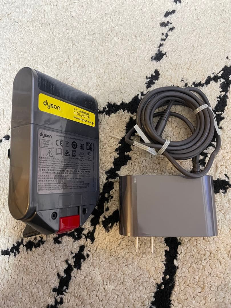 【新品未使用・純正｝ダイソン◆バッテリー・充電器セットSV18◆Dyson掃除機