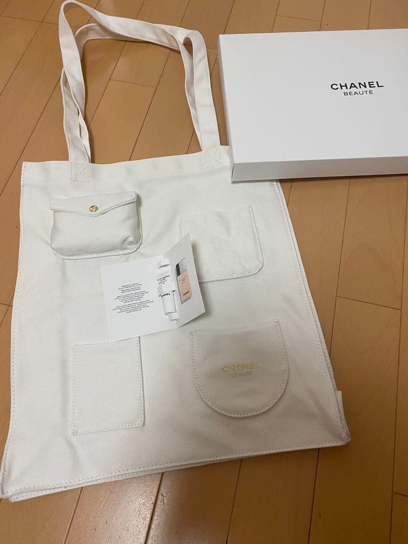 CHANELトートバッグ ノベルティー ホワイト おまけ付き！