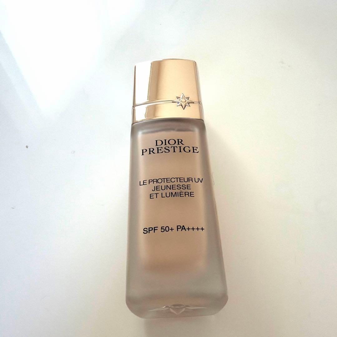 Dior Prestige ホワイト プロテクター UV ルミエール BB 01
