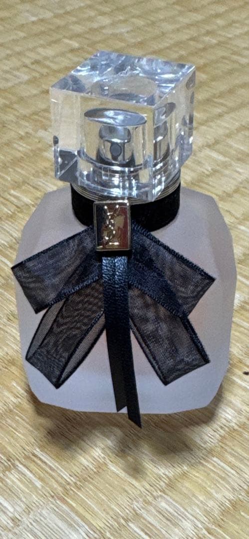 未使用　値段交渉可⭕️ イヴ・サンローラン　ヘアミスト クリスタルキャップ付き