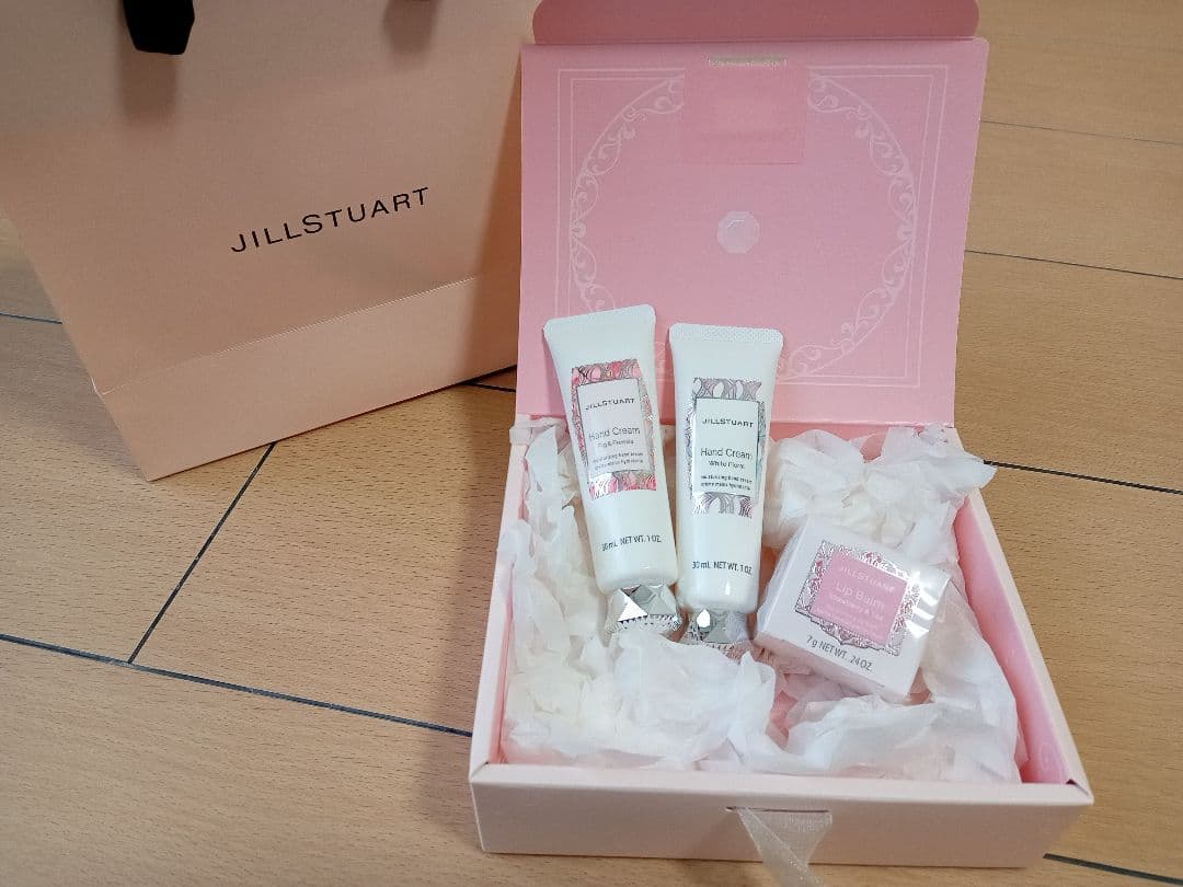 新品！ JILL STUART ハンドクリーム2本とリップバームセット