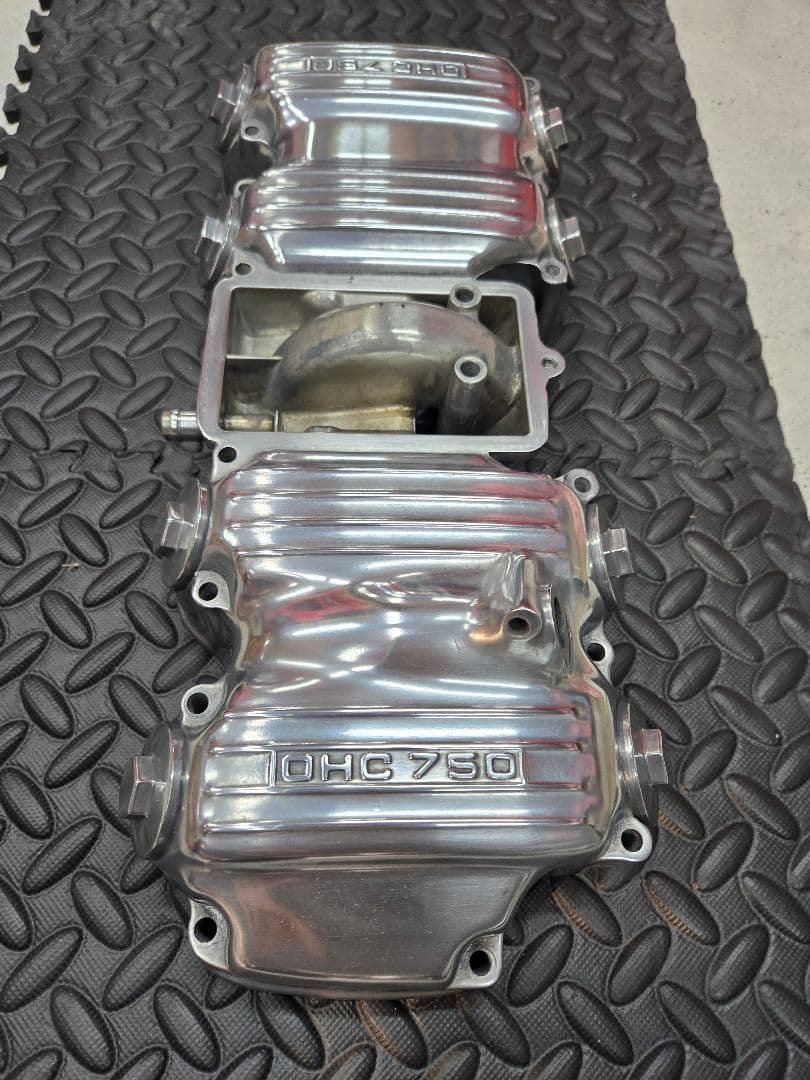 HONDA cb750four シリンダーヘッドカバー