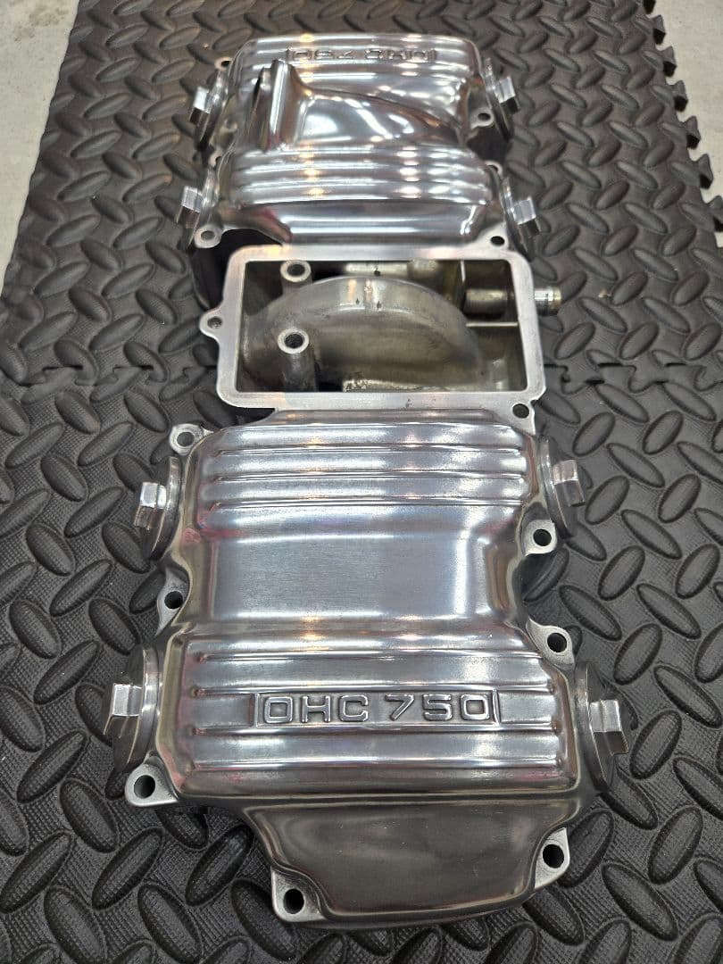 HONDA cb750four シリンダーヘッドカバー