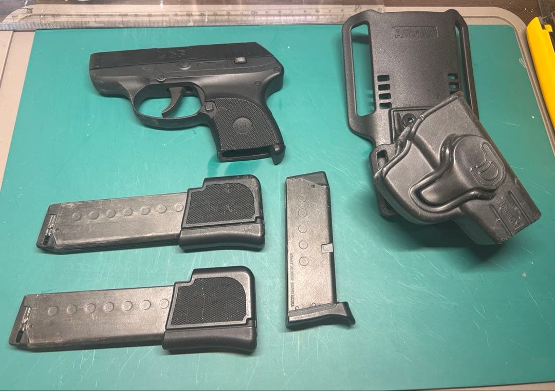 LCP ガスガン マガジン3本付き　ホルスター