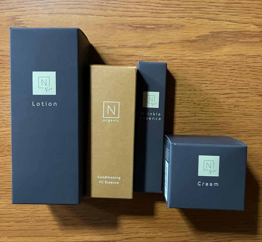 NオーガニックVie ローション クリーム パックエッセンス　4点セット