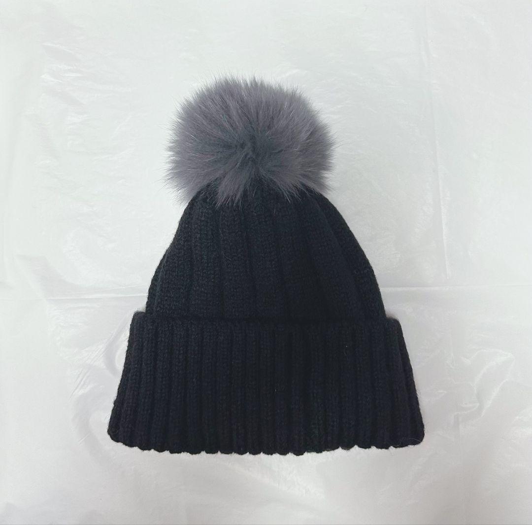 CHANEL ブラックニット帽 ボンボン付き