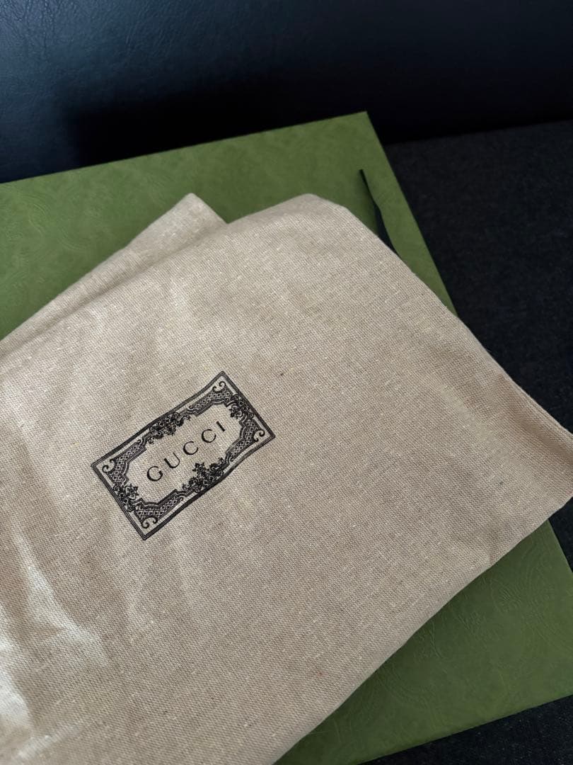 GUCCI ブラック 厚底サンダル