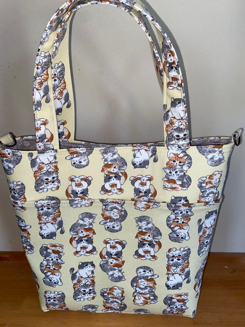トートバッグ　猫柄　リリー