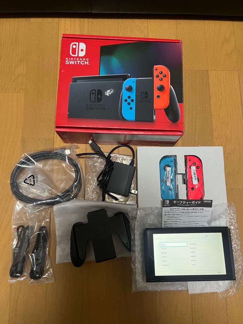 【美品】Nintendo Switch(箱、128GBのマイクロSD付き)
