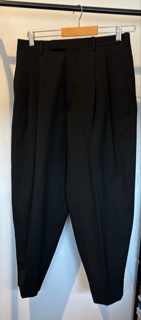 ワイドテーパードパンツ