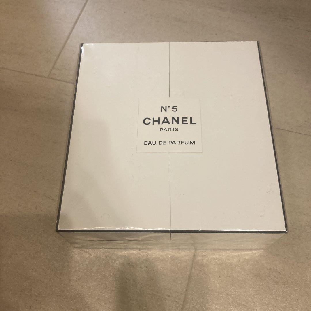 シャネルNo.5  香水　オードゥパルファム100ml シアターコフレ2019