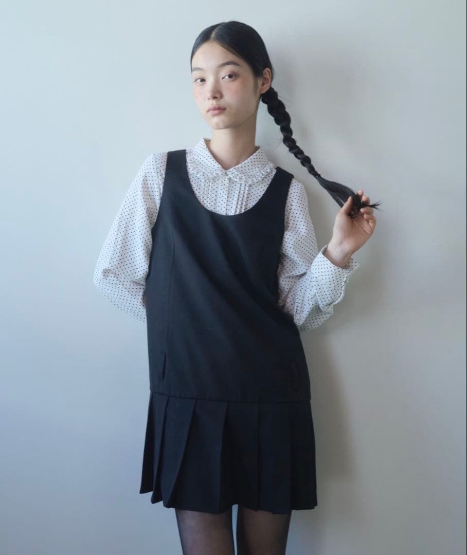 ローウエストミニ丈プリーツワンピース