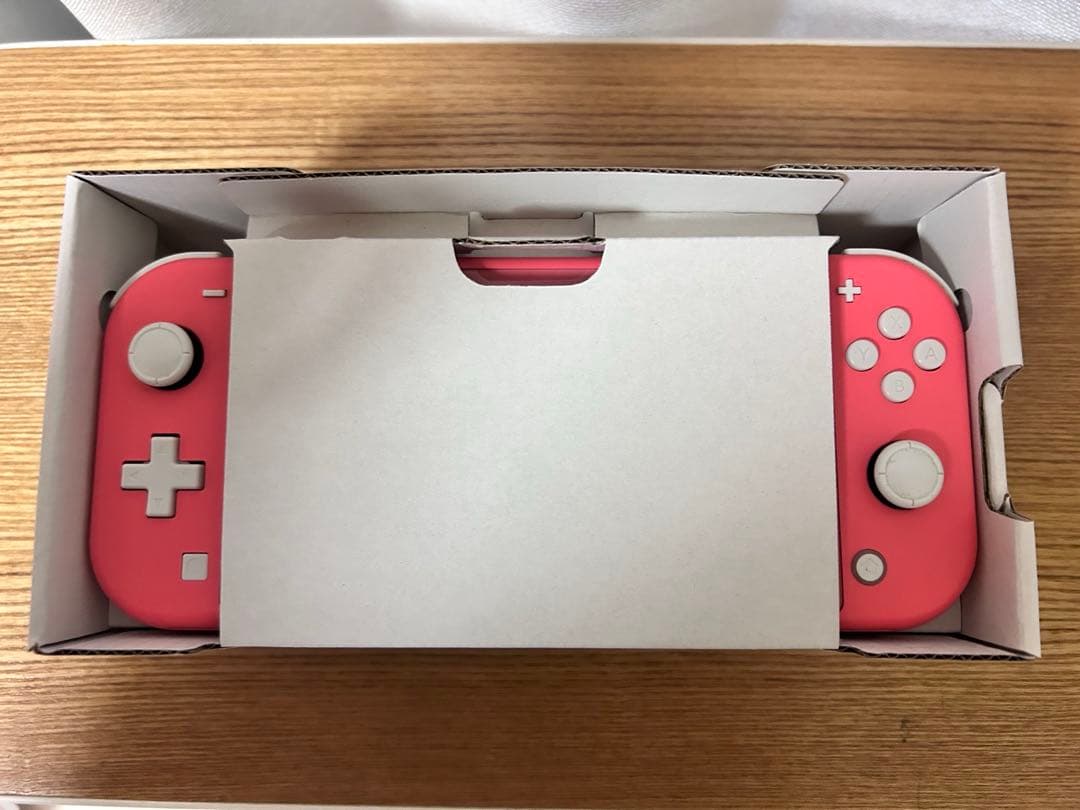 Nintendo Switch lite 本体 コーラル スイッチライト