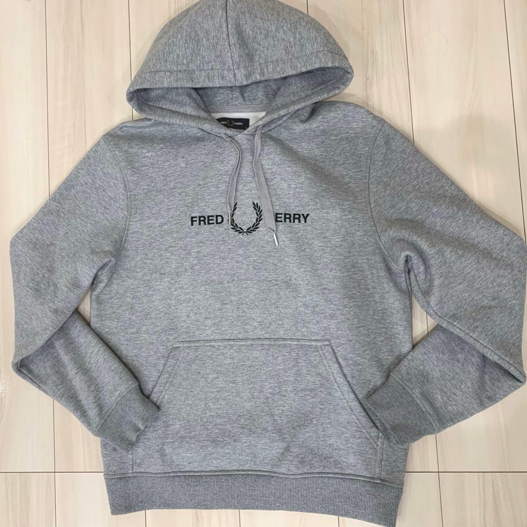 FRED PERRY 裏起毛スウェットパーカー グレー　スウェット