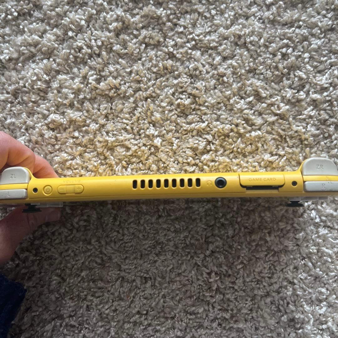 Nintendo Switch ライト　イエローカラー　見守り設定付き