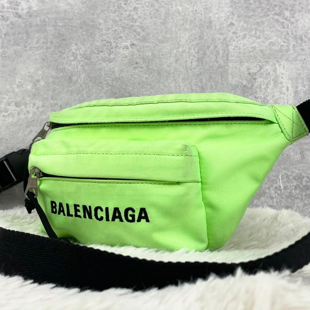 美品 バレンシアガ キャンバス ウエストバッグ ロゴ型押し ファスナー 緑