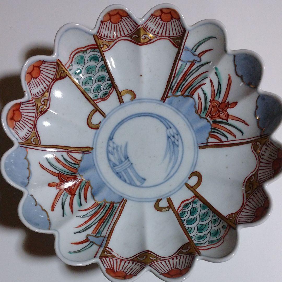 有田 色鍋島  菊割花皿  (古九谷様式を取り入れた)