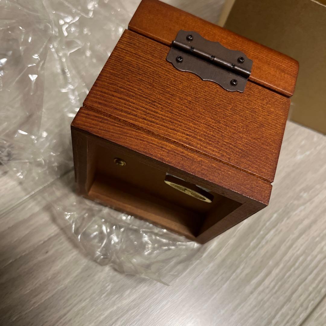 進撃の巨人 木製オルゴール　紅蓮の弓矢