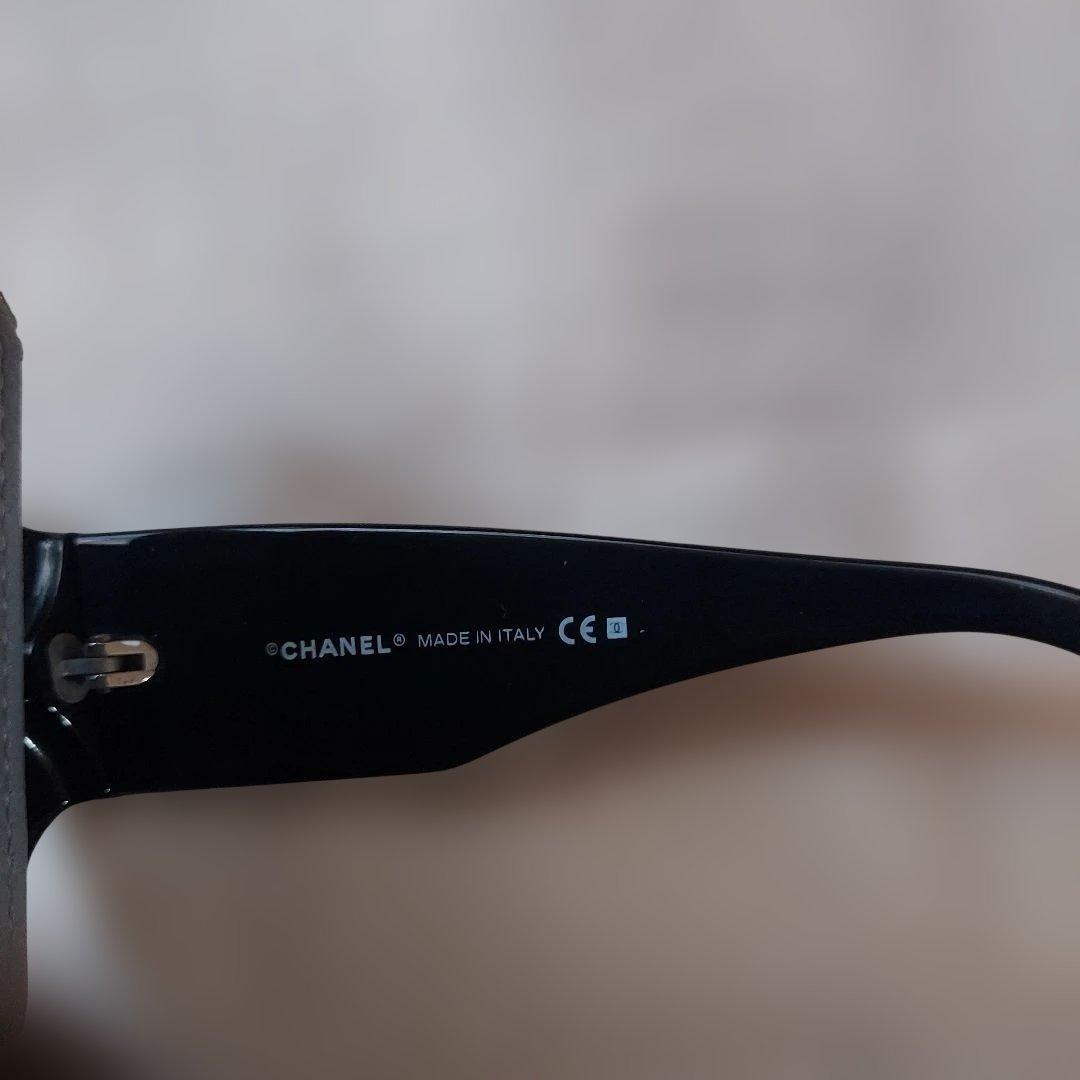 CHANEL ブラック サングラス ストーン装飾