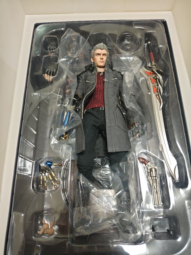 Asmus Toys アスモストイズ 1/6 デビルメイクライ5 ネロ