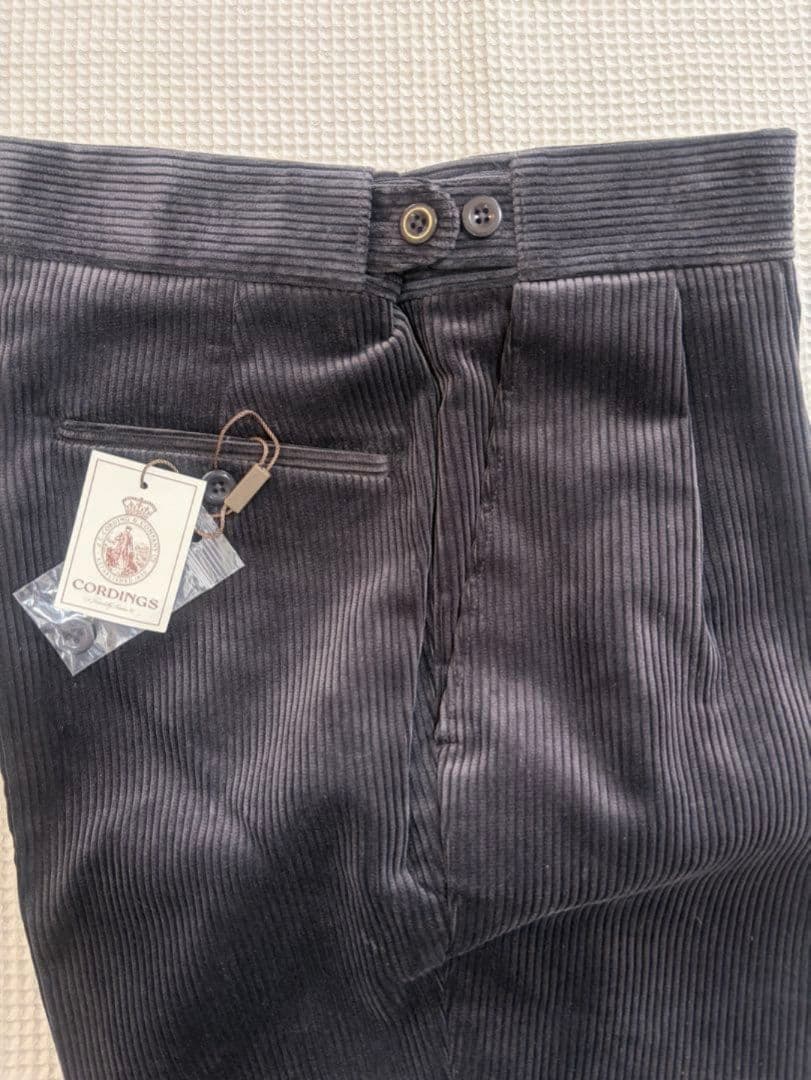 新品　コーディングスCORDINGS　グレーコーデュロイスラックス サイズ３２